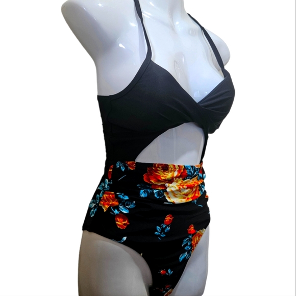 Cupshe One Piece Bathing Suit Vneck Crisscross Front Adjustable String Tie - Picture 4 of 9